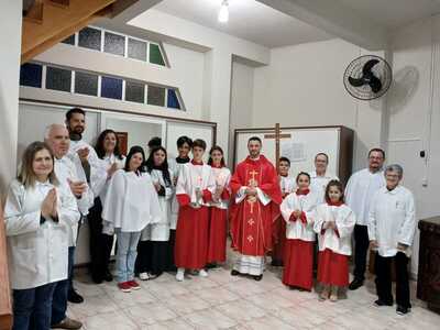 Bairro Cristo Rei celebra Pentecostes com missa especial e consagração dos dizimistas